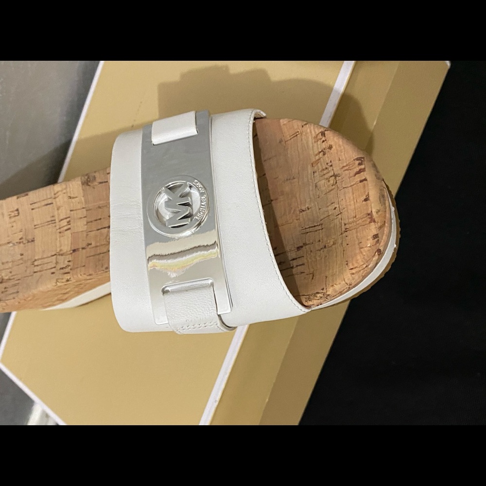 Micheal Kors white platform leather size 9 - Picture 4 of 7